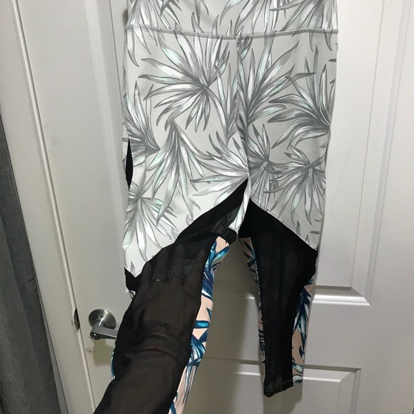 PINK Victoria's Secret Pants - High Waisted Victoria’s Secret Ultimately Leggings